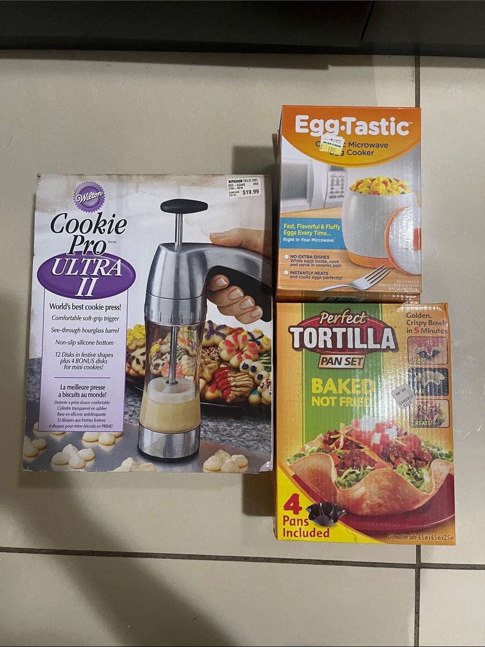 3 for one set ! Wilton Cookie Pro Ultra II Cookie Press in Silver and Clear